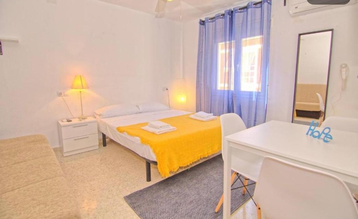 Low Cost Room Málaga Esterno foto