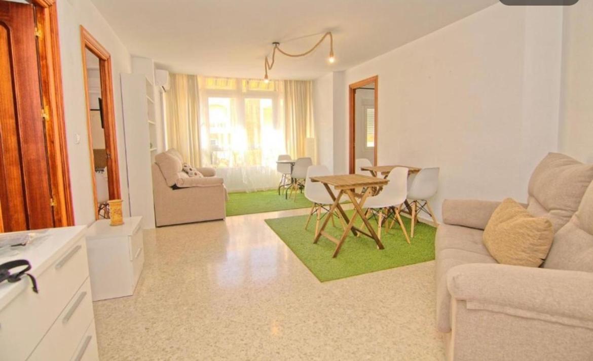 Low Cost Room Málaga Esterno foto