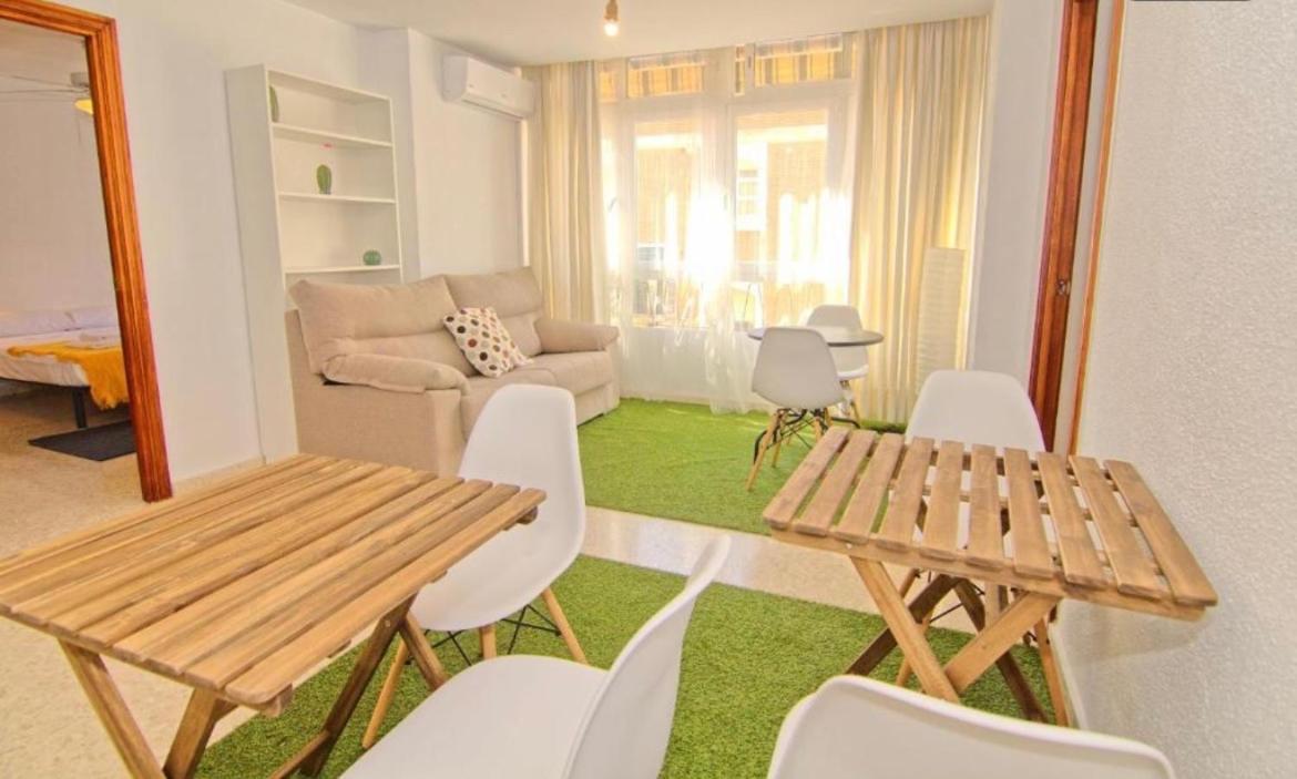 Low Cost Room Málaga Esterno foto