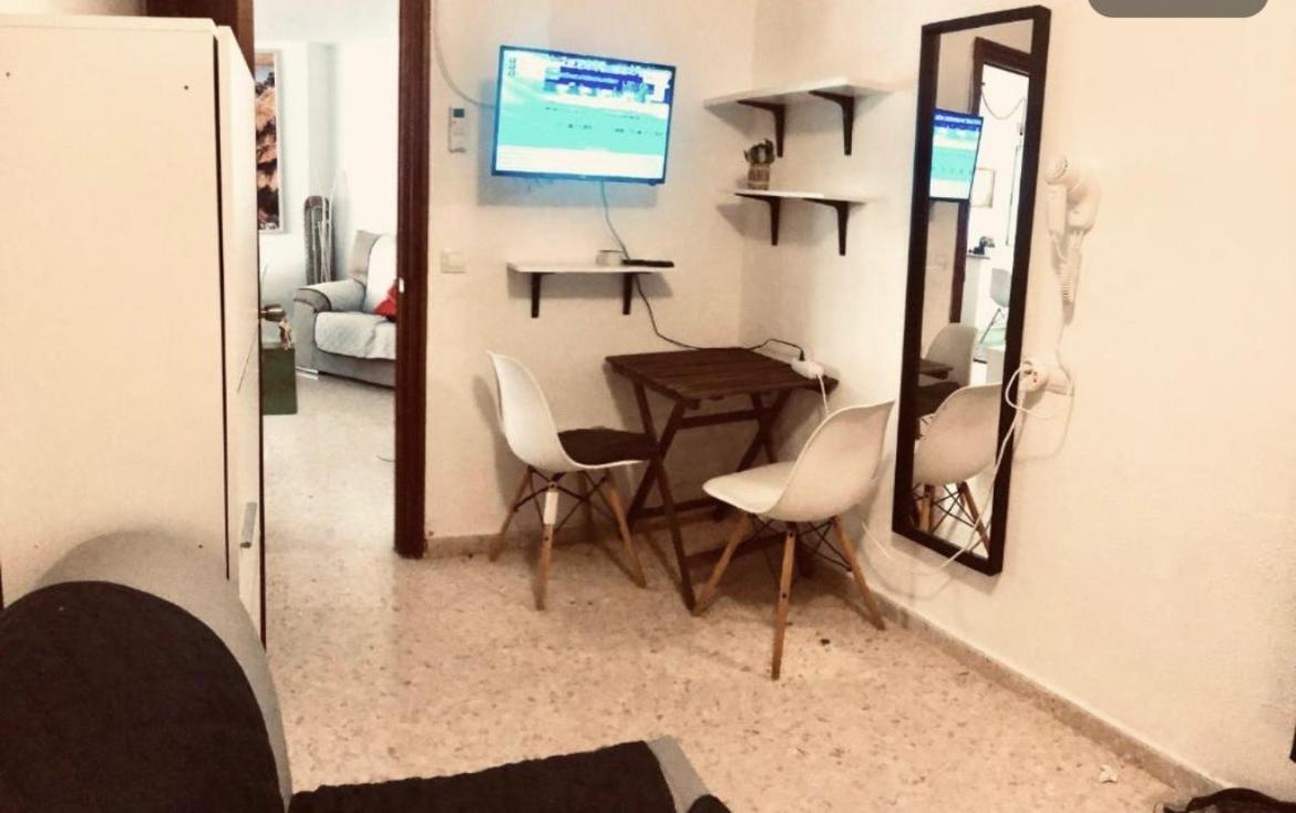 Low Cost Room Málaga Esterno foto