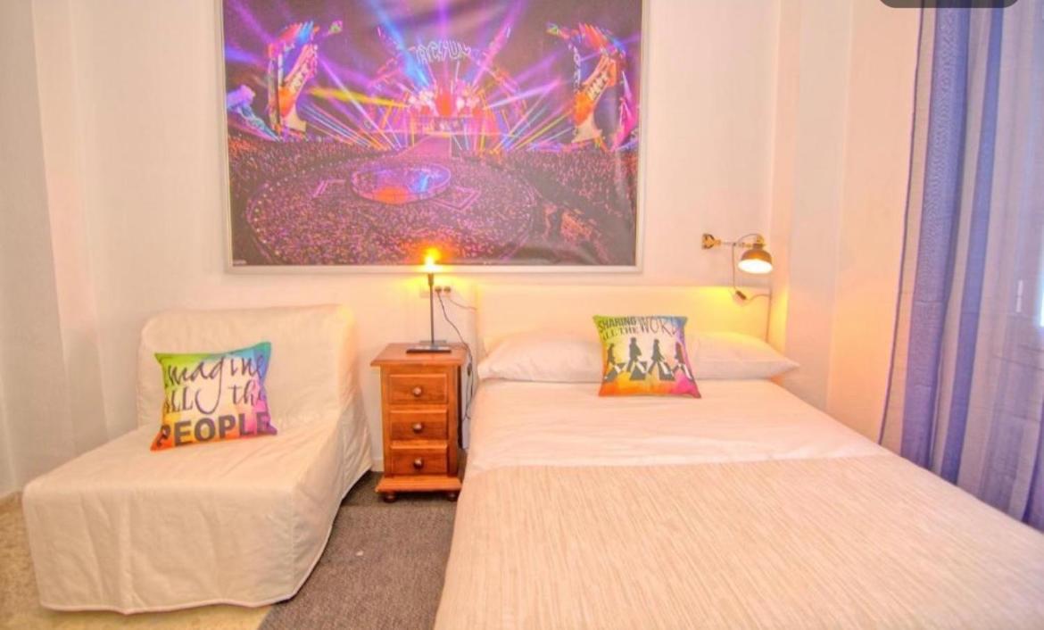 Low Cost Room Málaga Esterno foto