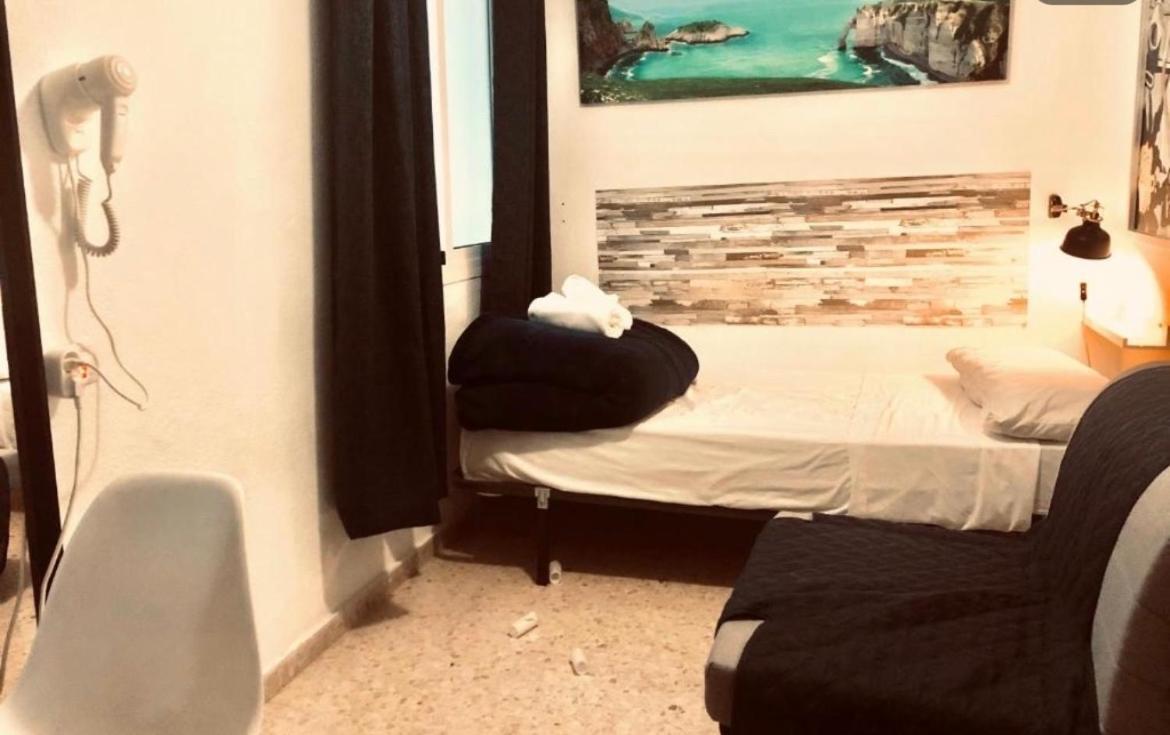Low Cost Room Málaga Esterno foto